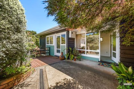 Photo of property in 18 Harewood Grove, Pinehaven, Upper Hutt, 5019
