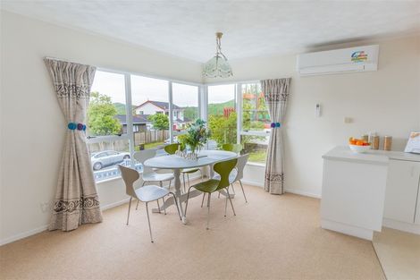 Photo of property in 2/61 Woodhouse Avenue, Karori, Wellington, 6012