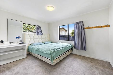 Photo of property in 2/10 Ennis Avenue, Pakuranga Heights, Auckland, 2010