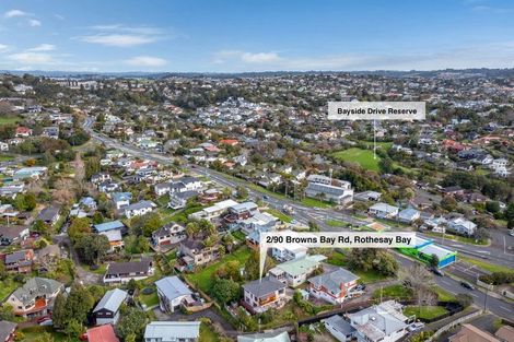 Photo of property in 2/90 Browns Bay Road, Rothesay Bay, Auckland, 0630