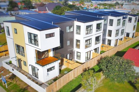 Photo of property in 10c Robert Burke Place, Henderson, Auckland, 0612