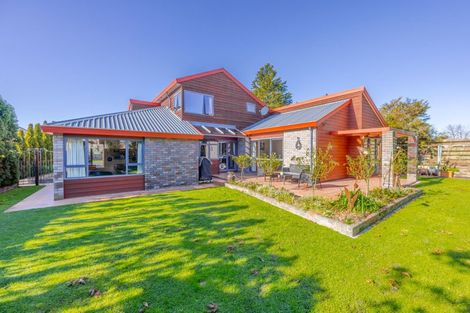 Photo of property in 8 Willow Grove, Waipukurau, 4200