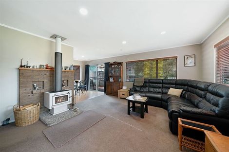 Photo of property in 12 Talavera Place, Te Atatu South, Auckland, 0602