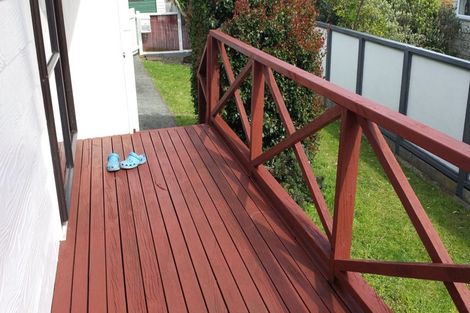 Photo of property in 3 Maracas Crescent, Grenada Village, Wellington, 6037