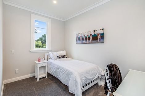 Photo of property in 21 Cambridge Road, Riverhead, 0820