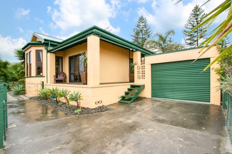Photo of property in 90 Te Awa Avenue, Te Awa, Napier, 4110