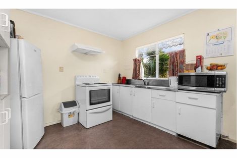 Photo of property in 12a Hinton Place, Weymouth, Auckland, 2103