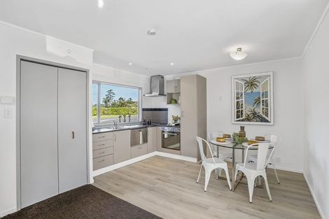 Photo of property in 1/1 Golf Road, New Lynn, Auckland, 0600