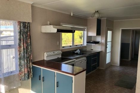 Photo of property in 11 Kennedy Place, Merrilands, New Plymouth, 4312