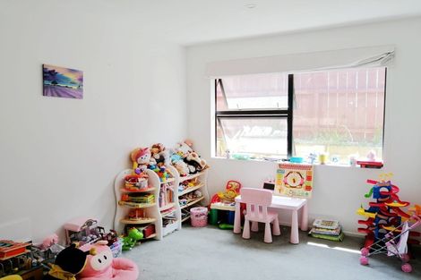 Photo of property in 5 Tararua Street, Massey, Auckland, 0614