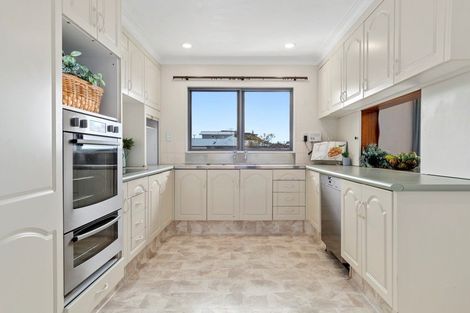 Photo of property in 55 Omokoroa Road, Omokoroa, 3114