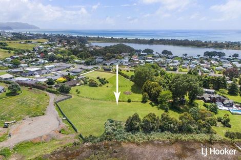 Photo of property in 61 Athenree Road, Athenree, 3177