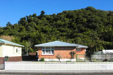 Photo of property in 90 Marlborough Street, Greymouth, 7805