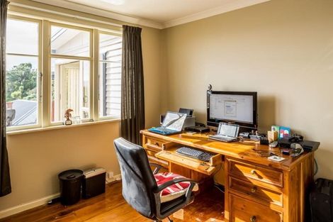 Photo of property in 8 Tirowhanga Road, Paremata, Porirua, 5024