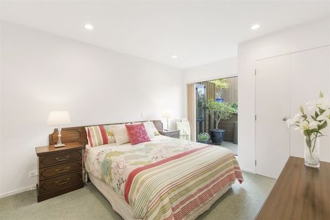 Photo of property in 2/40 Carlisle Road, Browns Bay, Auckland, 0630