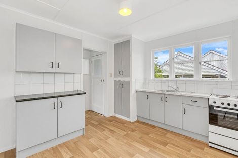 Photo of property in 182 Beach Haven Road, Beach Haven, Auckland, 0626