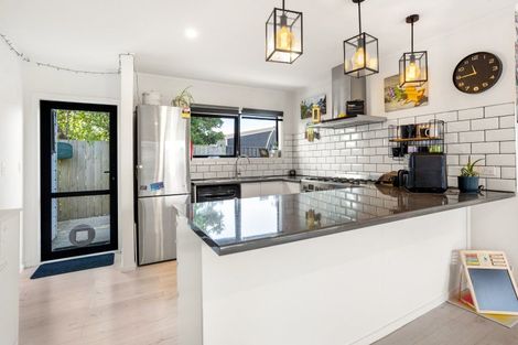 Photo of property in 15a Meadow Drive, Whitianga, 3510