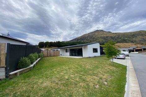 Photo of property in 35 Silver Street, Lower Shotover, Queenstown, 9304