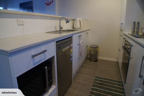 Photo of property in 2/10 Silver Moon Road, Albany Heights, Auckland, 0632