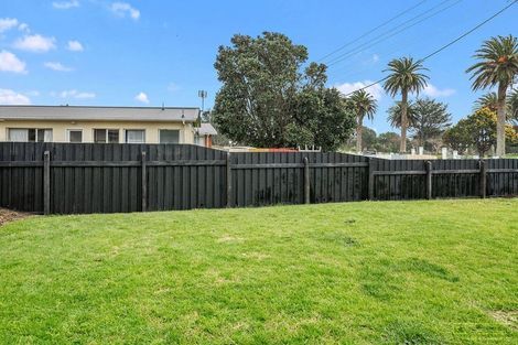 Photo of property in 1/52 Bayly Street, Waitara, 4320