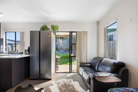 Photo of property in 4b Fernleigh Avenue, Waiuku, 2123