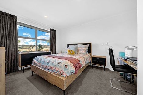 Photo of property in 54 Te Ara Aukati Terrace, Pokeno, 2471