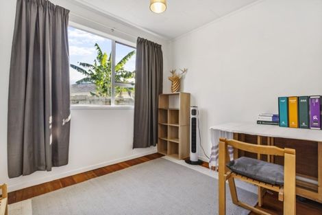 Photo of property in 17 Newland Grove, Henderson, Auckland, 0610