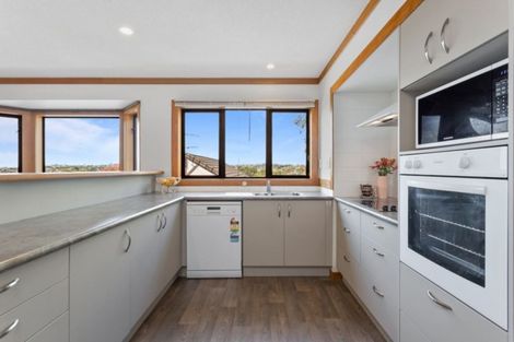 Photo of property in 1/126 Carlisle Road, Browns Bay, Auckland, 0632