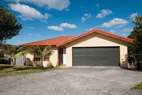 Photo of property in 11 Trotting Terrace, Fairview Heights, Auckland, 0632