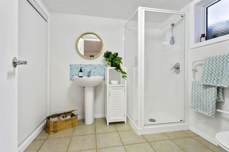 Photo of property in 104 Beach Road, Castor Bay, Auckland, 0620