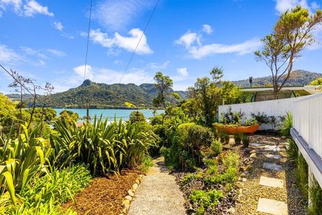 Photo of property in 18 Foster Avenue, Huia, Auckland, 0604