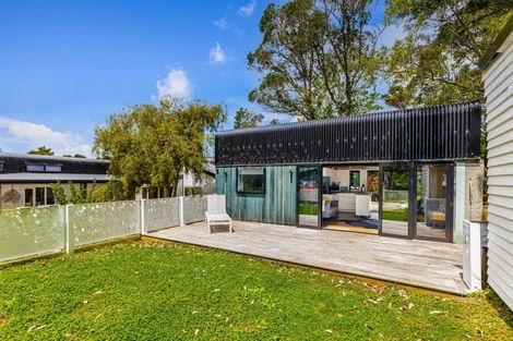 Photo of property in 48 Ngarahana Avenue, Paremoremo, Auckland, 0632