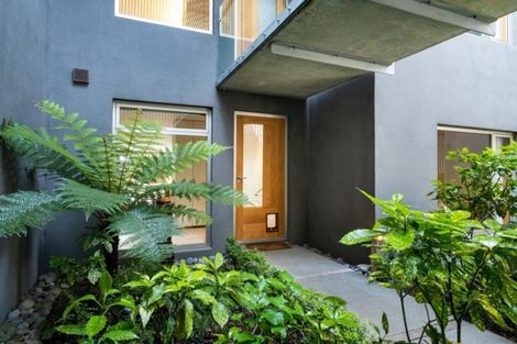 Photo of property in 2/5 Tanner Street, Havelock North, 4130