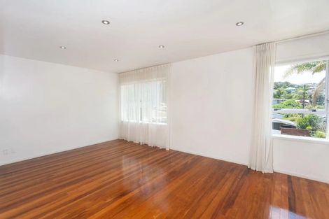 Photo of property in 48 Lyons Avenue, Murrays Bay, Auckland, 0630