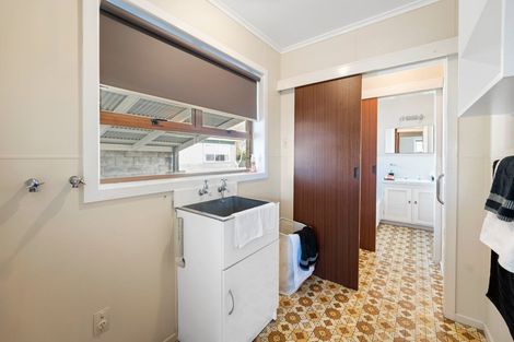 Photo of property in 2 Park Lane, Waitara, 4320