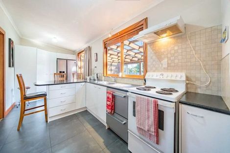 Photo of property in 25 Awamutu Grove, Waiwhetu, Lower Hutt, 5010