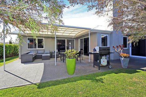 Photo of property in 15 Akaroa Road, Poraiti, Napier, 4112