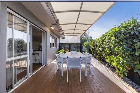 Photo of property in 10 Sanctuary Point, Sunnyhills, Auckland, 2010