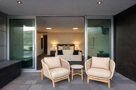 Photo of property in 363 Peninsula Road, Kelvin Heights, Queenstown, 9300