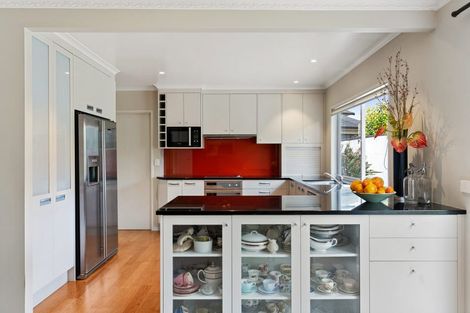 Photo of property in 6 Adonis Place, Half Moon Bay, Auckland, 2012