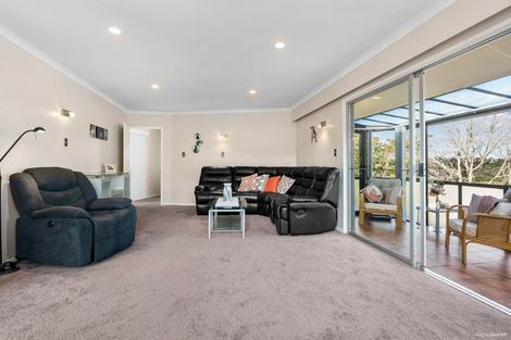 Photo of property in 20 Valley View Road, Glenfield, Auckland, 0629