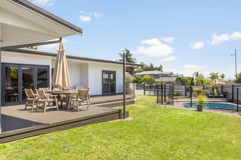 Photo of property in 56 Fairview Place, Havelock North, 4130