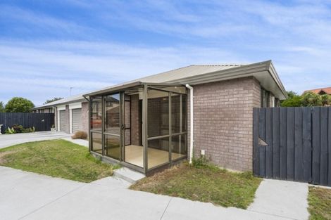 Photo of property in 1/27 Aberfoyle Place, Parklands, Christchurch, 8083