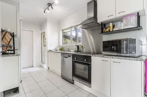 Photo of property in 22 Redwood Drive, Massey, Auckland, 0614