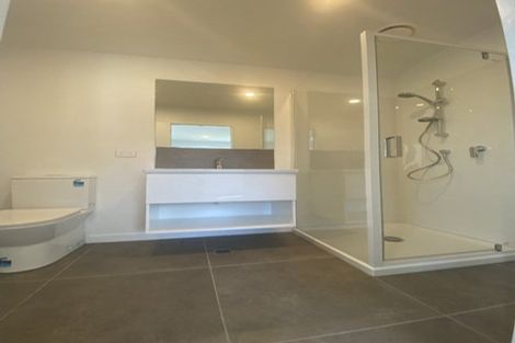 Photo of property in 1 Ara Paiwhenua, Tawa, Wellington, 5028