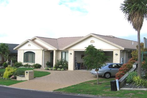 Photo of property in 8 Amesbury Rise, Henderson, Auckland, 0612