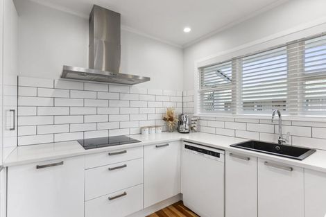 Photo of property in 1/104 Beach Road, Pahurehure, Papakura, 2113