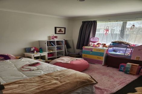 Photo of property in 90 Tiraumea Drive, Pakuranga, Auckland, 2010
