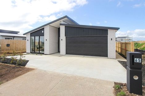 Photo of property in 65 Clarks Beach Road, Clarks Beach, 2122