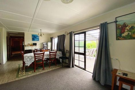 Photo of property in 15 Whaka Street, Maungaturoto, 0520